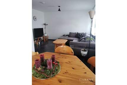 Ländliche 4-Zimmer-Erdgeschoss-Wohnung mit Terrasse, Balkon und Weitblick - Berglen Lehnenberg