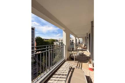 Helle, möblierte 3-Zi-Whg mit sonnigem Balkon und Tiefgarage in München-Bogenhausen