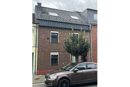 Haus zum Kaufen in Niederzier 255.000,00 € 156 m²