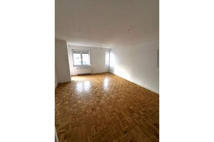 MT an CS an 27.2. zum 1.4 .Gemütliche 2 Zimmer Wohnung mit Aufzug ,EBK und Balkon - Frankfurt am Main Niederrad