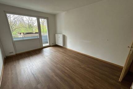 Helle 3-Zimmer-Wohnung im Erdgeschoss mit Balkon! - Seeland Gatersleben