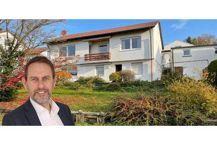 Panorama pur: Bungalow in Pliezhausen mit Fernblick übers Neckartal bis zum Albtrauf