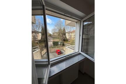 Modernisierte 56 m² Wohnung 2.Zi Aufzug und EBK in Wuppertal-Süd