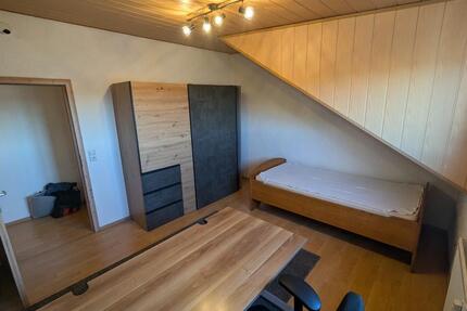 2 Zimmer Dachgeschosswohnung mit EBK in Schwetzingen-Hirschacker