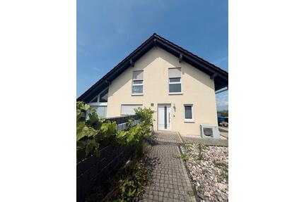 Freistehendes Einfamilienhaus mit 138m2 - Lohra