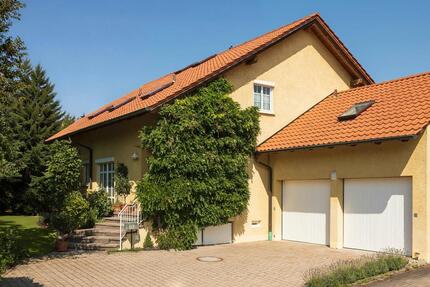 Charmantes Einfamilienhaus in Stadtnähe mit Garten in Tegernheim