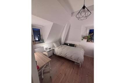 Zimmer in moderner dreier WG - 510,00&nbsp;EUR Kaltmiete, ca.&nbsp; 15,00&nbsp;m&sup2; in Frankfurt am Main (PLZ: 65929) Unterliederbach