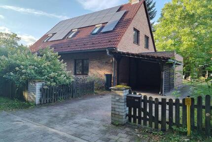Freistehendes Einfamilienhaus mit PV-Anlage - Märkisch Linden
