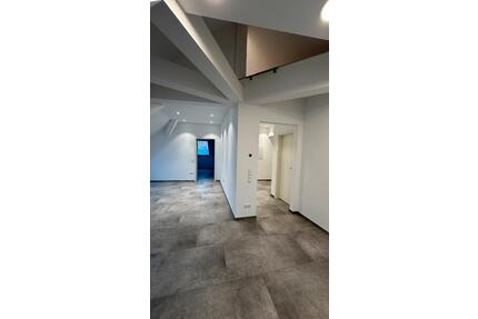 3 Zimmer Dachgeschosswohnung - 750,00&nbsp;EUR Kaltmiete, ca.&nbsp; 73,50&nbsp;m&sup2; in Maikammer (PLZ: 67487)