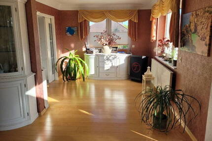 Einfamilienhaus mit Gästehaus und Nebengebäuden zu verkaufen für 398000 € - Neustadt-Glewe