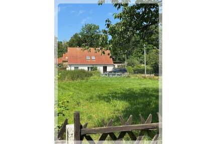 Bauernhaus mit Wiesen unweit Gudelacksee bei Lindow - Lindow (Mark)