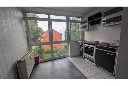 Helle 2-Zimmerwohnung mit EBK, Stellplatz & viel Licht – ab 01.05 - Eschweiler