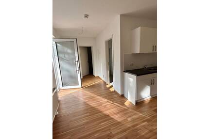 Studentenapartment in Top Lage - moderne 2-Zimmer-Wohnung nach Komplettsanierung zu vermieten - Erlangen Innenstadt
