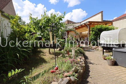 Familienglück in Lychen - EFH mit Einliegerwohnung, Seeblick inklusive