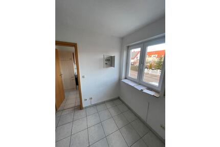 1-Zimmer Wohnung zu vermieten - 265,00&nbsp;EUR Kaltmiete, ca.&nbsp; 30,00&nbsp;m&sup2; in Reinsdorf (PLZ: 08141)