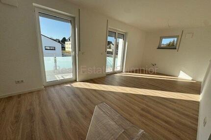 Erstbezug ** Hoher Wohnkomfort -- wenig Nebenkosten ** Balkon ** Top Ausstattung - Windischeschenbach