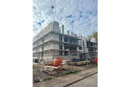 Astrapark! Letzte Wohnung! 3 Zimmer mit Loggia! 2 Außenstellplätze möglich! 78qm! - Saarlouis