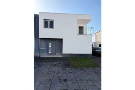 Haus zum Kaufen in Euskirchen 652.500,00 € 155 m²
