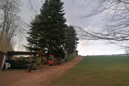 Biete schönes Haus mit großem Garten - Frauenstein