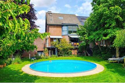 Haus zum Kaufen in Krefeld 920.000,00 € 242.2 m²