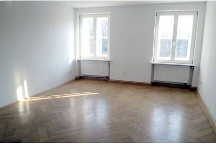Zentral gelegene 3-Zimmer-Altbau-Wohnung in München-Neuhausen