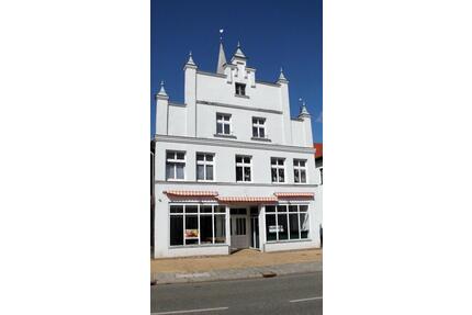 BÜRO - LADENFLÄCHE - GEWERBEEINHEIT IM EG - ZUGANG-ROLLSTUHLGERECHT - MIT - VERKAUFS-ARBEITS-RAUM - 2 NEBENRÄUME UND TOILETTE - BÜTZOW - STADTZENTRUM
