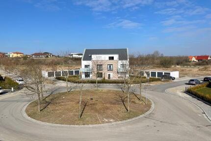 Stilvolle 3-Zi-DG-Wohnung mit Einbauküche, Balkon und Stellplatz - Bad Windsheim