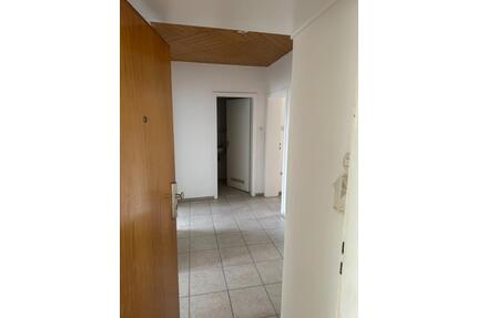 Renovierte 3 12-Zimmer Wohnung (65 m²) 1.OG – ab sofort - Dortmund Bövinghausen
