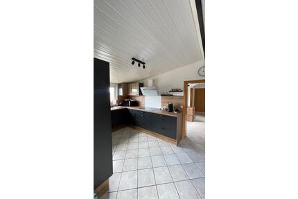 Dachgeschosswohnung - 950,00&nbsp;EUR Kaltmiete, ca.&nbsp; 80,00&nbsp;m&sup2; in Giengen an der Brenz (PLZ: 89537)