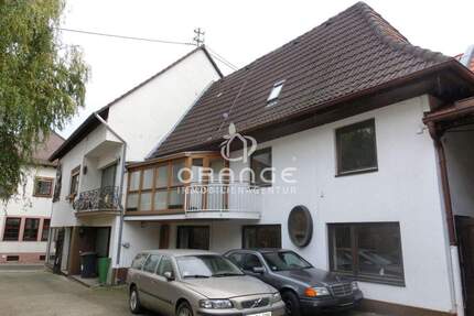 ***Maikammer, ehem. Wohn- u. Geschäftshaus mit 2 Hallen, unterkellert, gr. Hof***