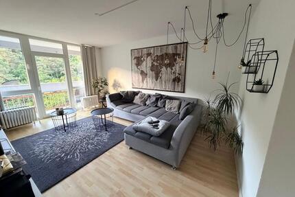 Möblierte 3 ZKB Wohnung mit Balkon und Ausblick - Homburg
