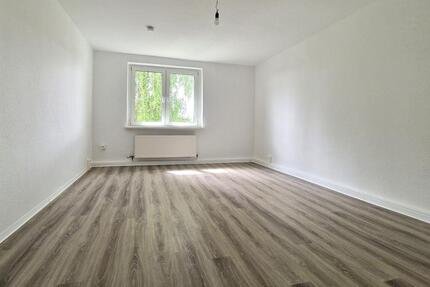 Hübsche 3-Zimmer-Wohnung zu vermieten!! + 2 NKM frei* - Hötensleben