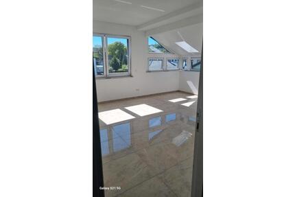 3 Zimmer Wohnung - 1.350,00&nbsp;EUR Kaltmiete, ca.&nbsp; 90,00&nbsp;m&sup2; in Wetzlar (PLZ: 35583) Hauserberg