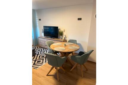 Wunderschöne Einzimmerwohnung - 1.200,00&nbsp;EUR Kaltmiete, ca.&nbsp; 42,00&nbsp;m&sup2; in Unterschleißheim (PLZ: 85716)