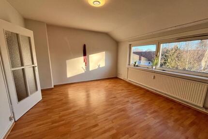 Gemütliche Dachgeschosswohnung mit Einbauküche! - Salzgitter Ortschaft Südost