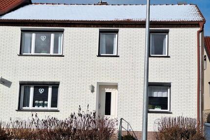 Ferien-Einfamilienhaus im Harz - 65.000,00&nbsp;EUR Kaufpreis, ca.&nbsp; 80,00&nbsp;m&sup2; in Ballenstedt (PLZ: 06493)