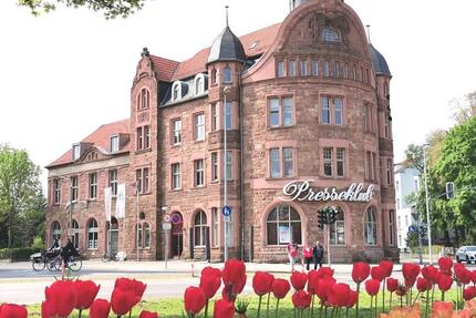 Helle Büroräume im historischen Presseklub im Zentrum von Erfurt