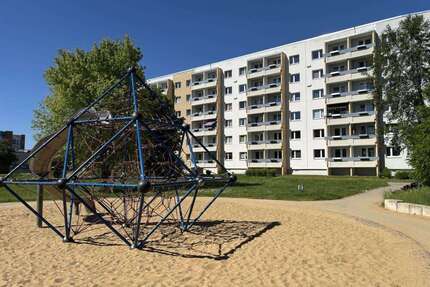 Wohnung zum Mieten in Halle 412,00 € 57.17 m²