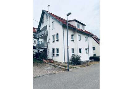Schöne 2-Zimmer-Wohnung mit Balkon zu vermieten - Neuffen