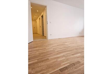 Sofort einziehen oder bestens vermieten - neu sanierte 3-Zi.Whg. - München Sendling-Westpark