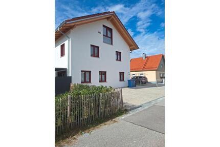 moderne, hochwertige Doppelhaushälfte in Burghausen zur Miete