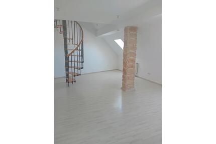 3 ZKB Dachgeschoss Maisonette Wohnung hochwertig ausgestattet - Großrosseln