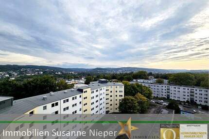 Über den Wolken mit Loggia und Aufzug in Wuppertal Langerfeld