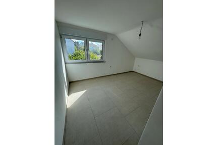 Erstbezug nach Kernsanierung: Moderne 3-Zimmer DG Wohnung - Kirchberg an der Murr