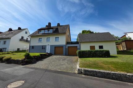 Haus für die ganze Familie mit großem Grundstück in Bad Emstal