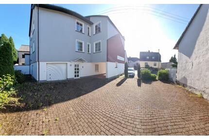 2 Familenhaus und Büro in Topzustand - Taunusstein