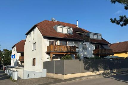 Lichtdurchflutete 4-Zimmer-Dachgeschosswohnung mit Dachterrasse - Wendelstein