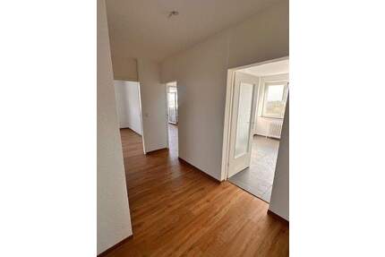 Schöne 2-Zimmer-Wohnung mit Balkon zu vermieten! - Frankfurt am Main Bonames