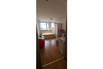 möblierte 1-Zimmerwohnung für Untermieter ab 11.04. 895€Monat - Berlin Lichtenberg