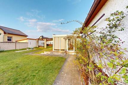 Ruhig gelegenes Haus mit Wintergarten, Garage und Nebengelass - Nauen Börnicke